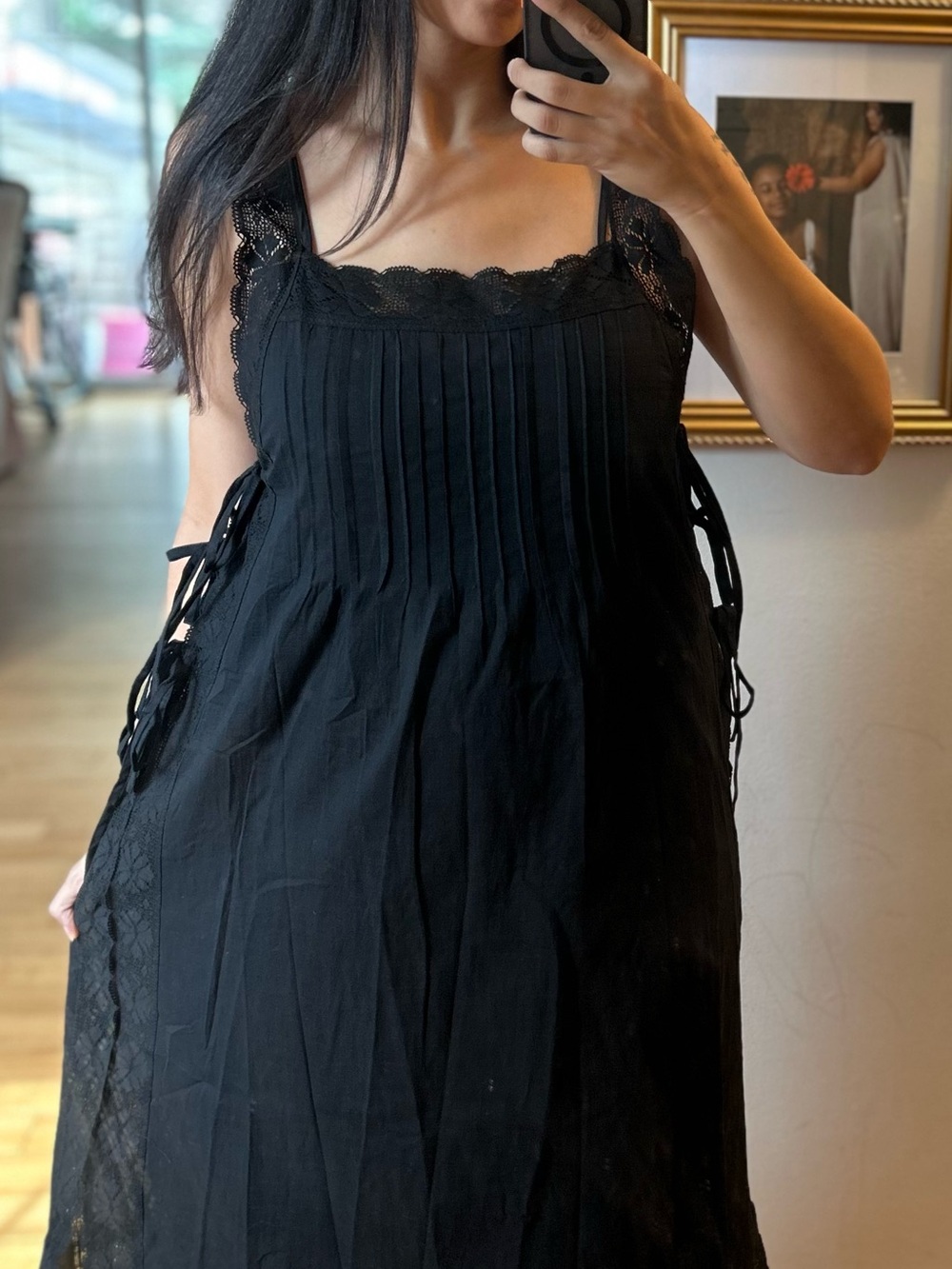 NWT Lace Trim Side Tying midi dress